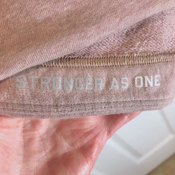 💖🌸 R-A-R-E Lululemon Cropped Peplum Hoodie Jacket Sweater in pretty Pink - Picture 14 of 15